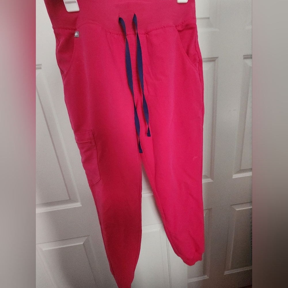 Figs scrub pants ultra rose size Small
